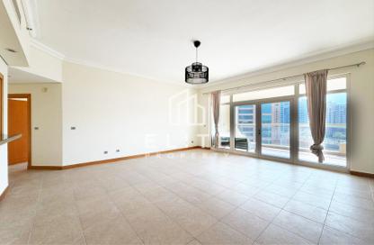 Apartment - 2 Bedrooms - 3 Bathrooms for rent in Al Habool - Shoreline Apartments - Palm Jumeirah - Dubai
