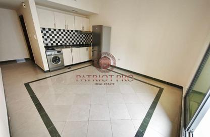 Apartment - Studio - 1 Bathroom for rent in Al Shahed Tower - Barsha Heights (Tecom) - Dubai