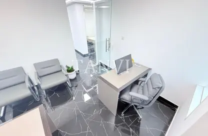 مركز أعمال - استوديو - 1 حمام للايجار في فاطمه محمد احمد بن سليمان - الرفاعة - بر دبي - دبي