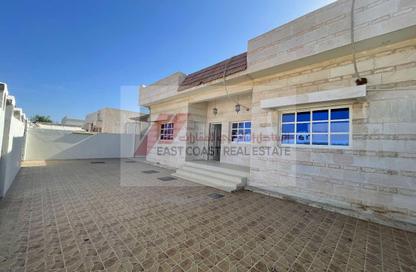 Apartment - 3 Bedrooms - 3 Bathrooms for rent in Al Faseel - Fujairah