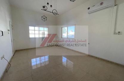 Apartment - 3 Bedrooms - 3 Bathrooms for rent in Al Faseel - Fujairah
