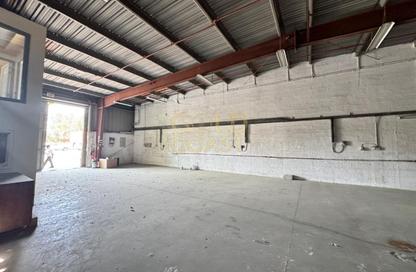 Warehouse - Studio - 4 for rent in Al Quoz 2 - Al Quoz - Dubai