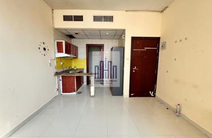 Apartment - Studio - 1 Bathroom for rent in Fire Station Road - Muwaileh - Sharjah