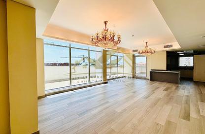 Apartment - 3 Bedrooms - 5 Bathrooms for rent in Jumeirah Garden City - Al Satwa - Dubai