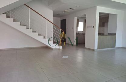 Townhouse - 3 - 4 for rent in Breeze Community - Al Ghadeer - Abu Dhabi