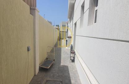 Villa - 4 Bedrooms - 6 Bathrooms for rent in Al Quoz 2 - Al Quoz - Dubai