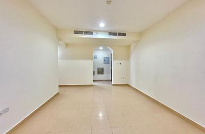 Apartment - 2 - 2 for rent in Fire Station Road - Muwaileh - Sharjah