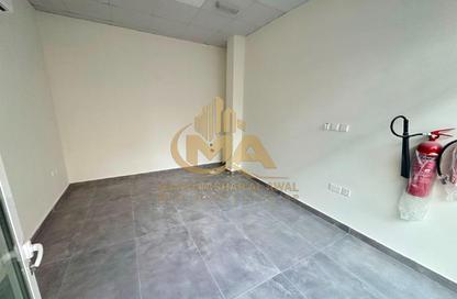 Shop - Studio - 1 Bathroom for rent in Muweileh Community - Muwaileh Commercial - Sharjah