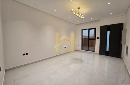 عمارة بالكامل - 7+ - 7+ للايجار في أم درع - أم القيوين