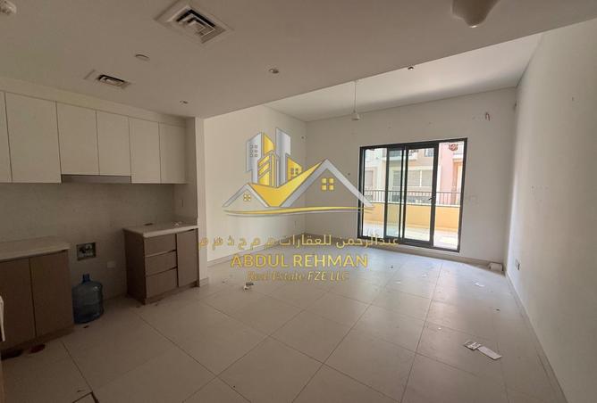 101730008 - Property Image 3