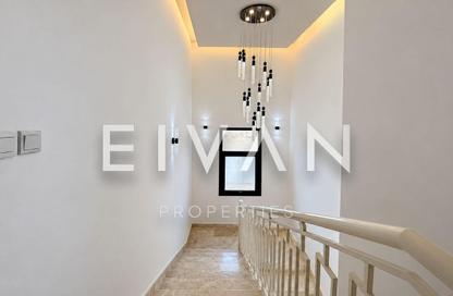 Villa - 4 - 5 for rent in Al Aweer 1 - Al Aweer - Dubai
