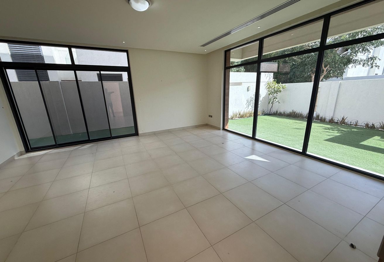 Single Row | Luxury Living | Exclusive Community