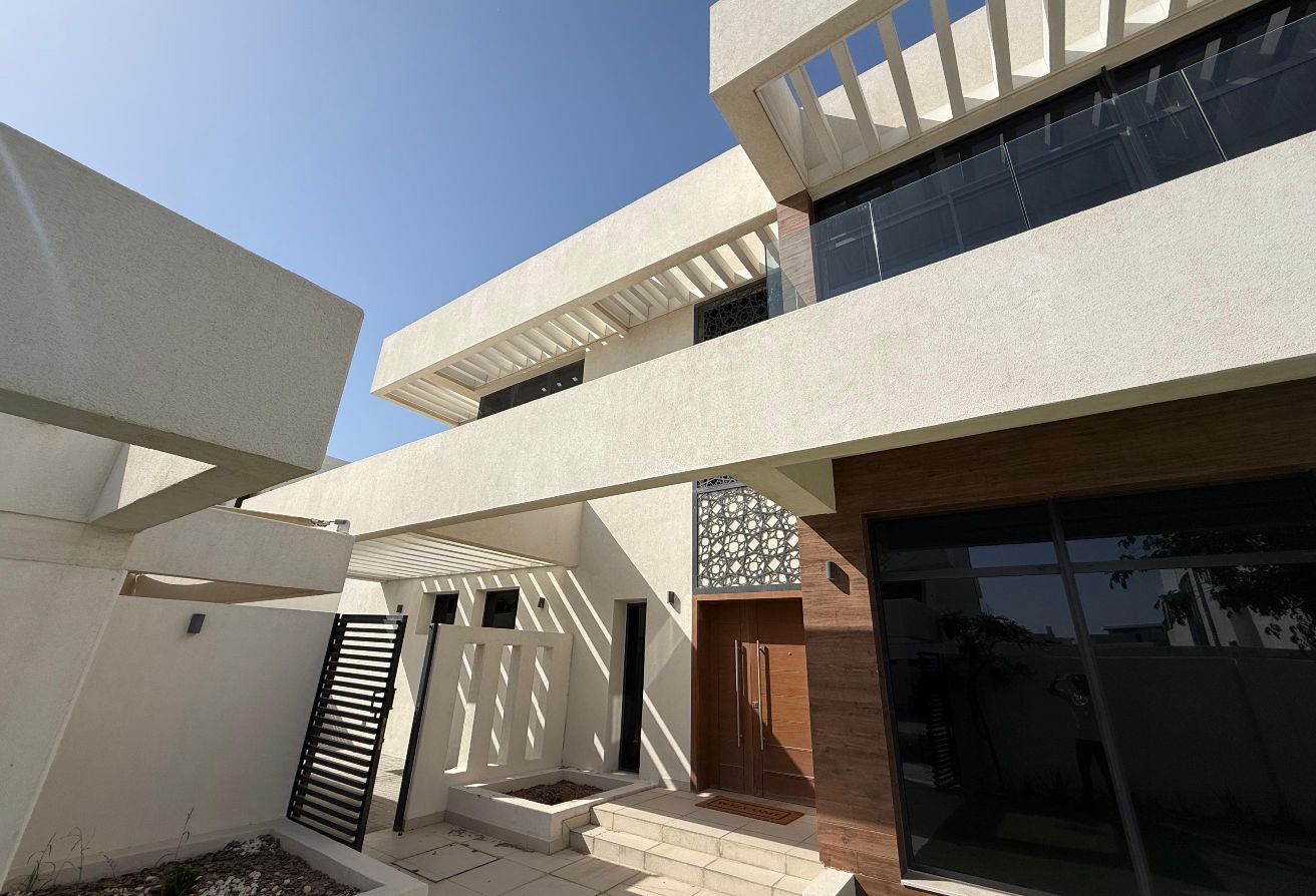 Single Row | Luxury Living | Exclusive Community
