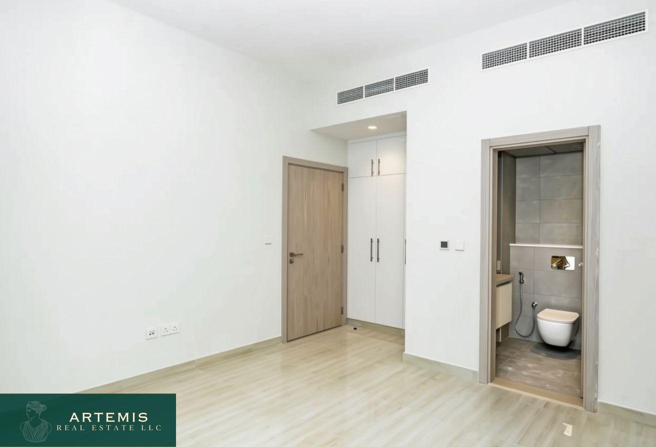 Corner Unit|Bright|Spacious|Well-Maintained|Vacant photo 13