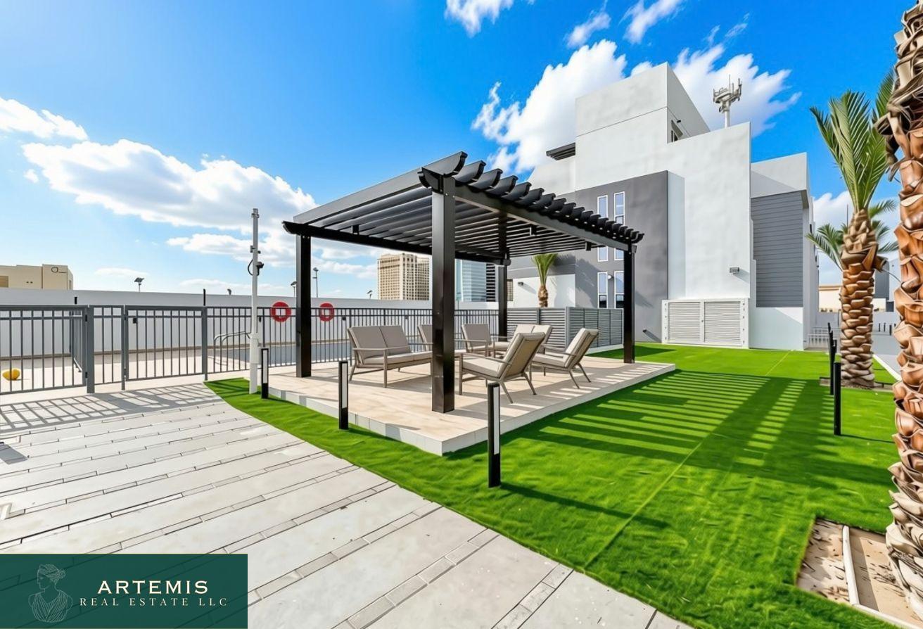Corner Unit|Bright|Spacious|Well-Maintained|Vacant photo 19
