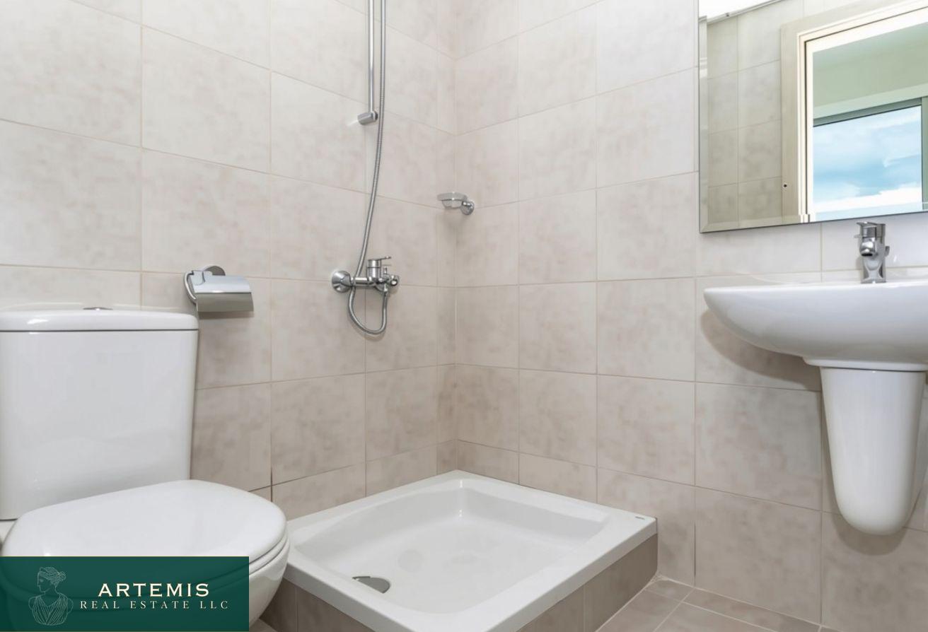 Corner Unit|Bright|Spacious|Well-Maintained|Vacant photo 15