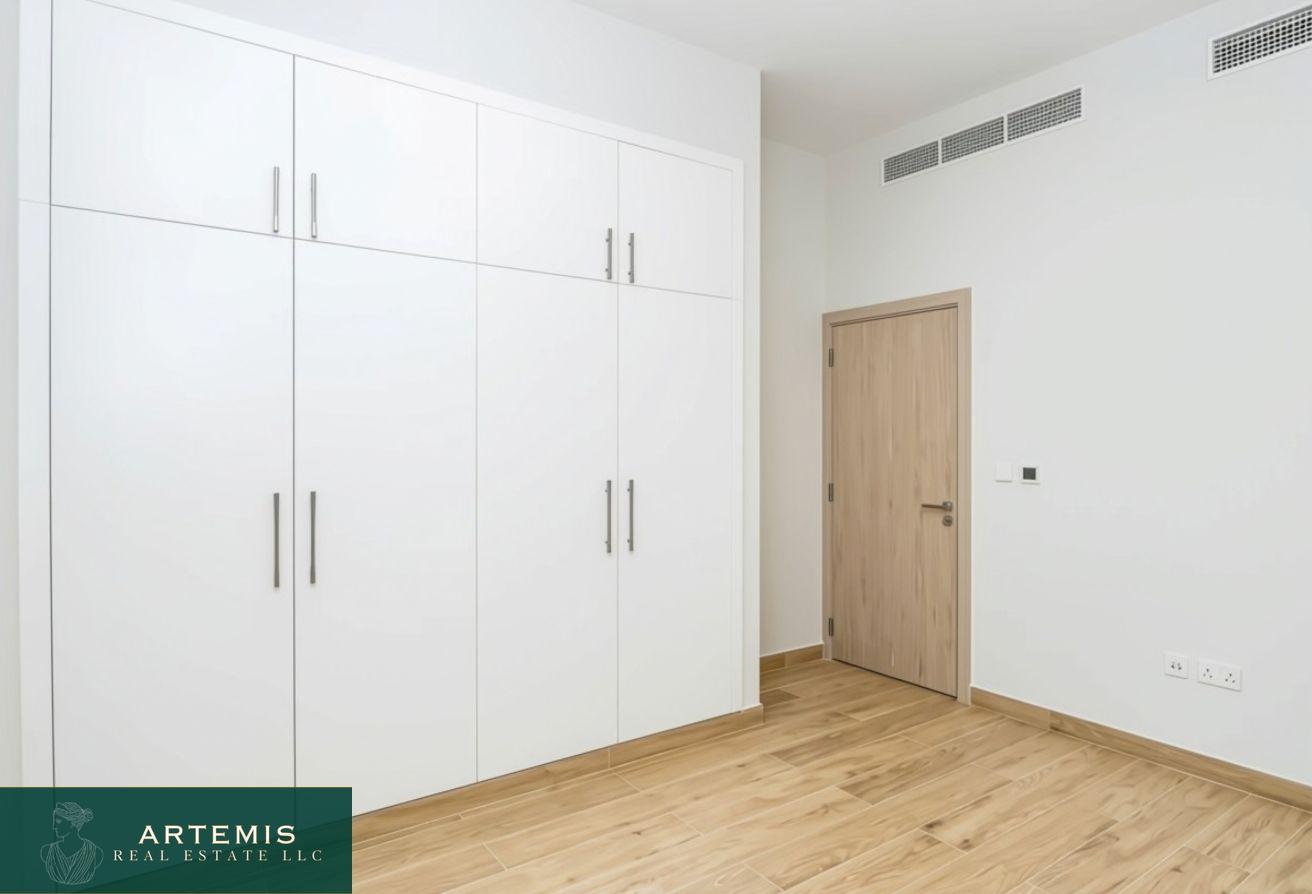 Corner Unit|Bright|Spacious|Well-Maintained|Vacant photo 11