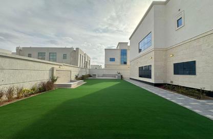 Apartment - 4 Bedrooms - 6 Bathrooms for sale in Hoshi - Al Badie - Sharjah
