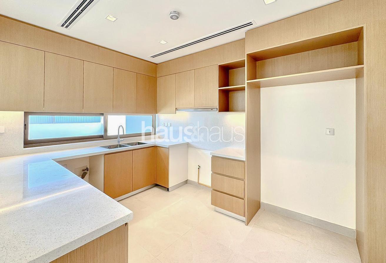 Type A | Single Row | Prime Location | Landscaped photo 6