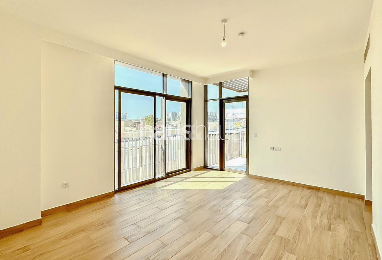 Type A | Single Row | Prime Location | Landscaped photo 4