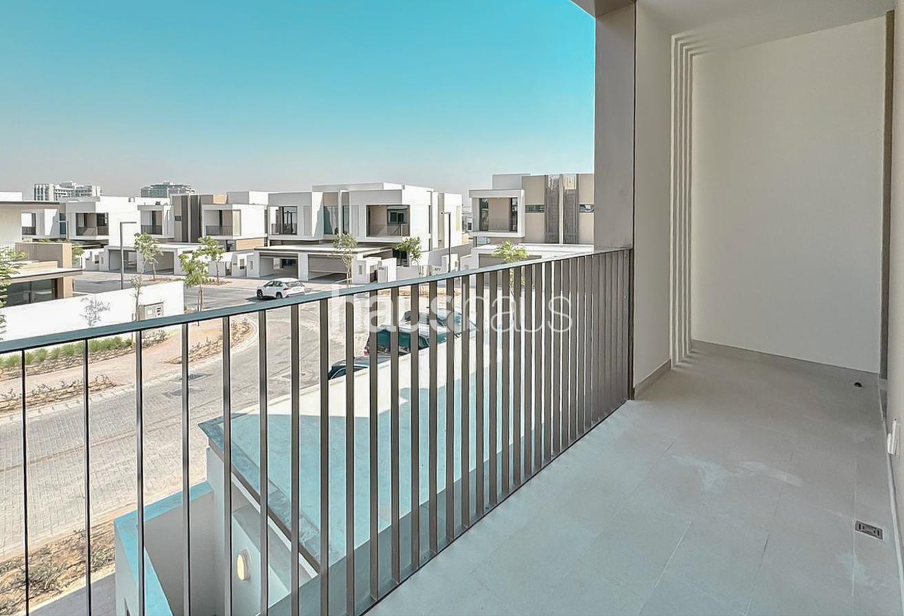 Type A | Single Row | Prime Location | Landscaped photo 15