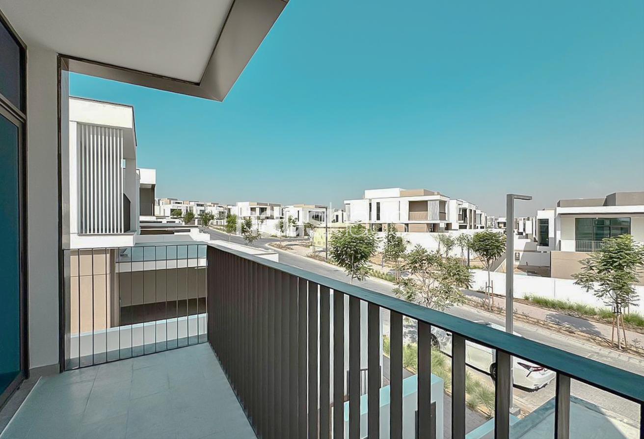 Type A | Single Row | Prime Location | Landscaped