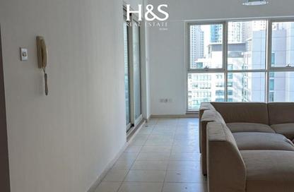 Apartment - 2 - 3 for rent in Cascades Tower - Dubai Marina - Dubai Apartment - 2 - 3 for rent in Cascades Tower - Dubai Marina - Dubai