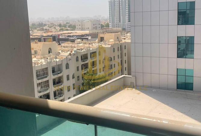 One-bedroom apartment with a living room balcony
