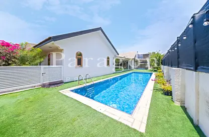 Villa - 4 Bedrooms - 4 Bathrooms for rent in Jumeirah 1 Villas - Jumeirah 1 - Jumeirah - Dubai