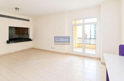 Apartment - 1 Bedroom - 2 Bathrooms for rent in The Centre Residence - Al Muraqqabat - Deira - Dubai