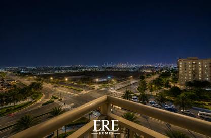 Apartment - 3 Bedrooms - 3 Bathrooms for sale in Zahra Breeze Apartments 1B - Zahra Breeze Apartments 1 - Zahra Breeze Apartments - Town Square - Dubai
