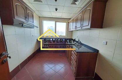 Apartment - 1 - 2 for rent in Al Majaz Tower - Al Majaz 3 - Al Majaz - Sharjah