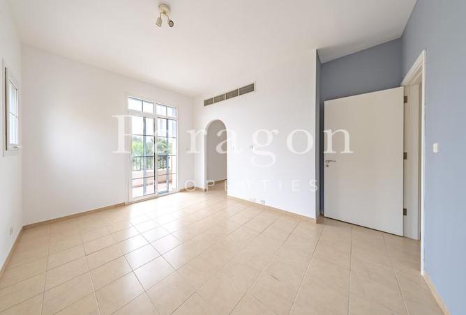 70270380 - صورة العقار 3