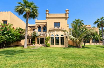 Villa - 4 - 5 for rent in Canal Cove Frond I - Canal Cove Villas - Palm Jumeirah - Dubai