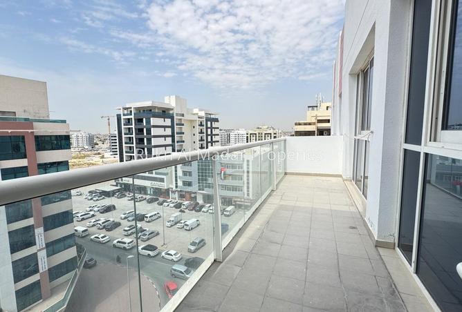 Spacious 2 BHK + Store Room|80k| Gym Pool parking