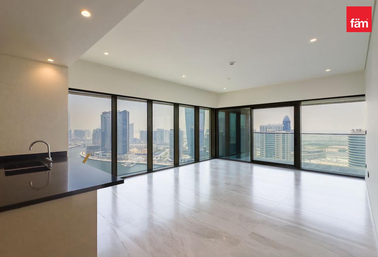 Burj Khalifa And Canal View |High Floor |Brand New photo 2