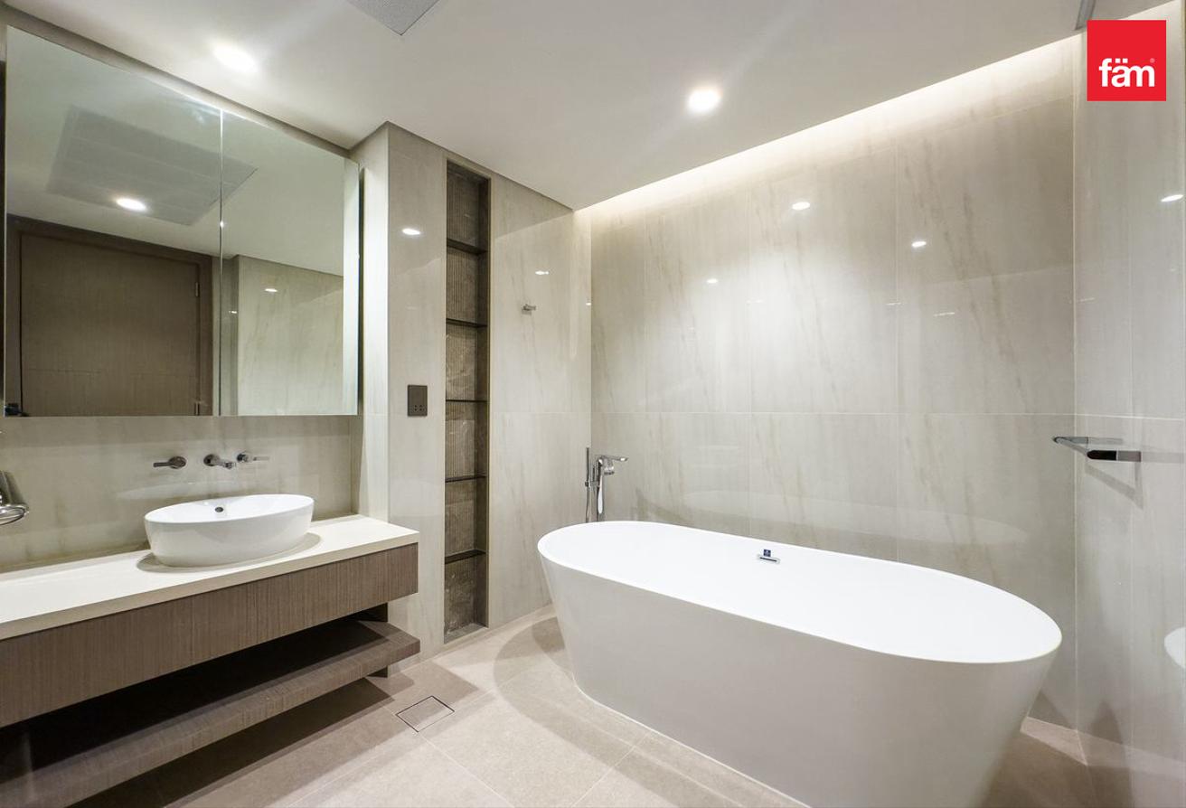 Burj Khalifa And Canal View |High Floor |Brand New photo 18