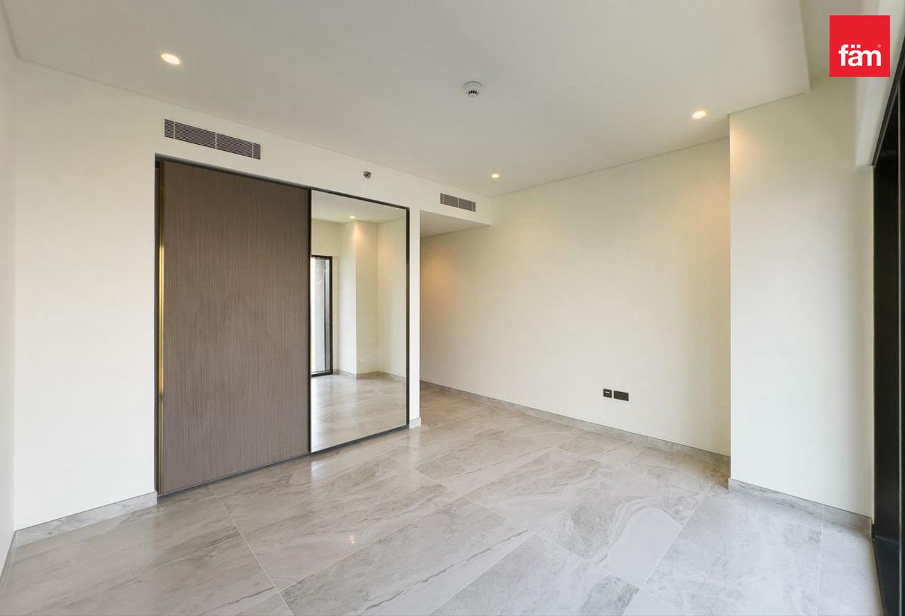 Burj Khalifa And Canal View |High Floor |Brand New photo 7