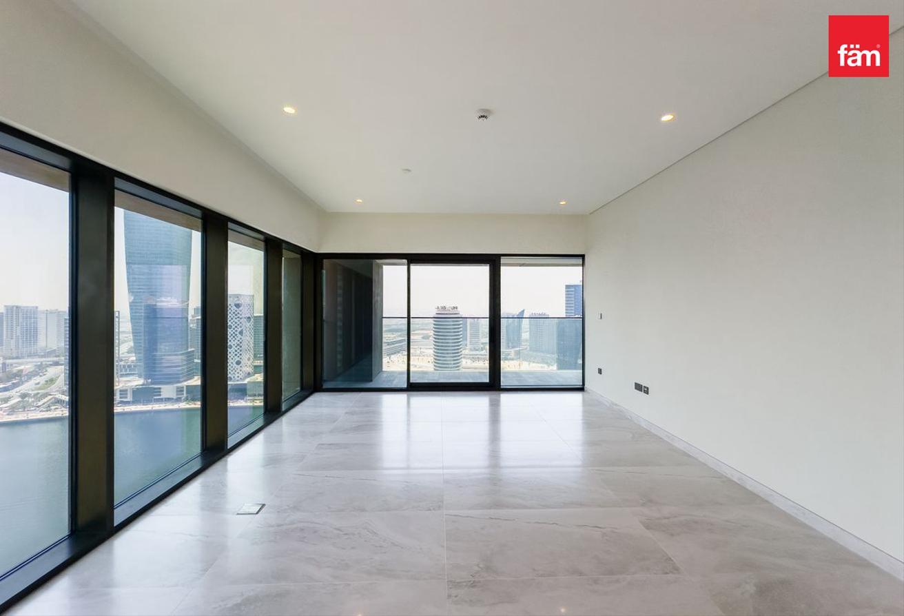 Burj Khalifa And Canal View |High Floor |Brand New photo 5