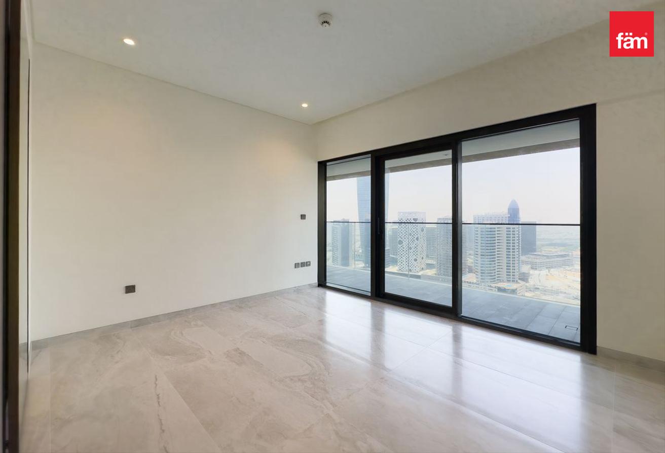 Burj Khalifa And Canal View |High Floor |Brand New photo 6