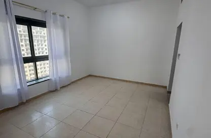 شقة - 2 غرف نوم - 3 حمامات للايجار في مساكن كورنيش عجمان - طريق كورنيش عجمان - عجمان