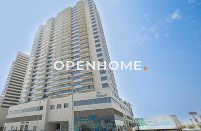 Apartment - 3 Bedrooms - 5 Bathrooms for sale in Wave tower - Corniche Road - Abu Dhabi