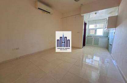 Apartment - Studio - 1 Bathroom for rent in Muwailih Building - Muwaileh - Sharjah