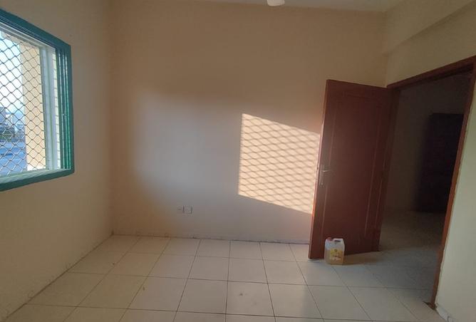 122444106 - Property Image 3