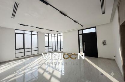 Villa - 5 Bedrooms - 7 Bathrooms for rent in Al Aweer 1 - Al Aweer - Dubai