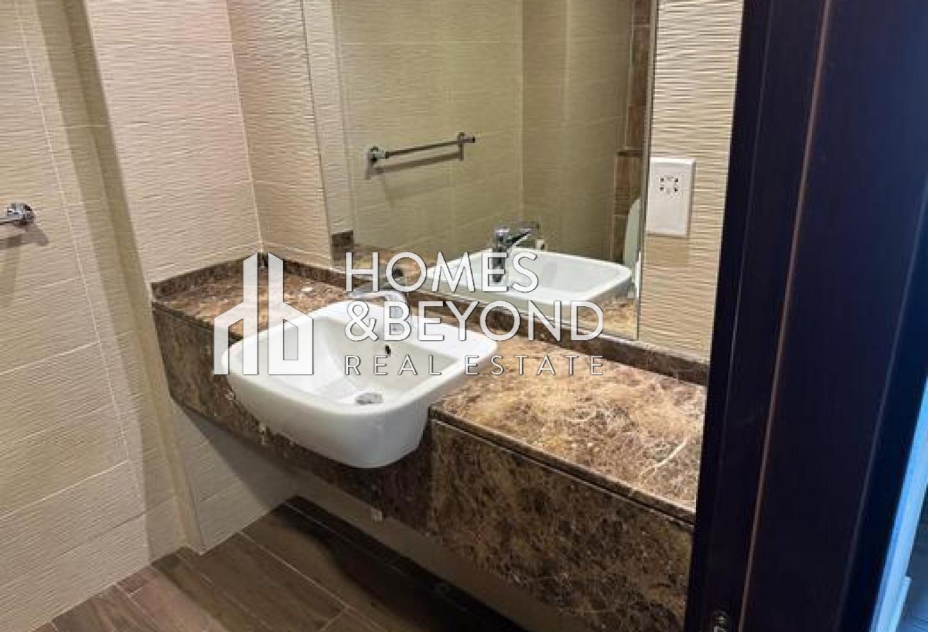 Modern 1BR | Stylish Apartment | Prime Location photo 11