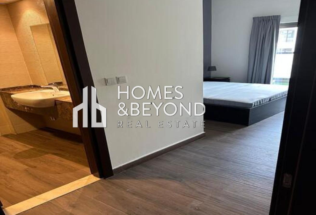 Modern 1BR | Stylish Apartment | Prime Location photo 5