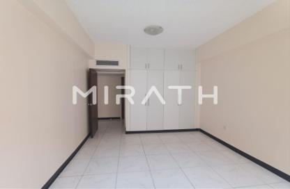 Apartment - 2 Bedrooms - 2 Bathrooms for rent in Silver Sands 1 - Al Mankhool - Bur Dubai - Dubai
