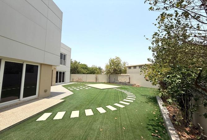 56126100 - Property Image 3