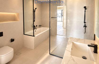 Villa - 3 - 4 for rent in California Village - Dubai